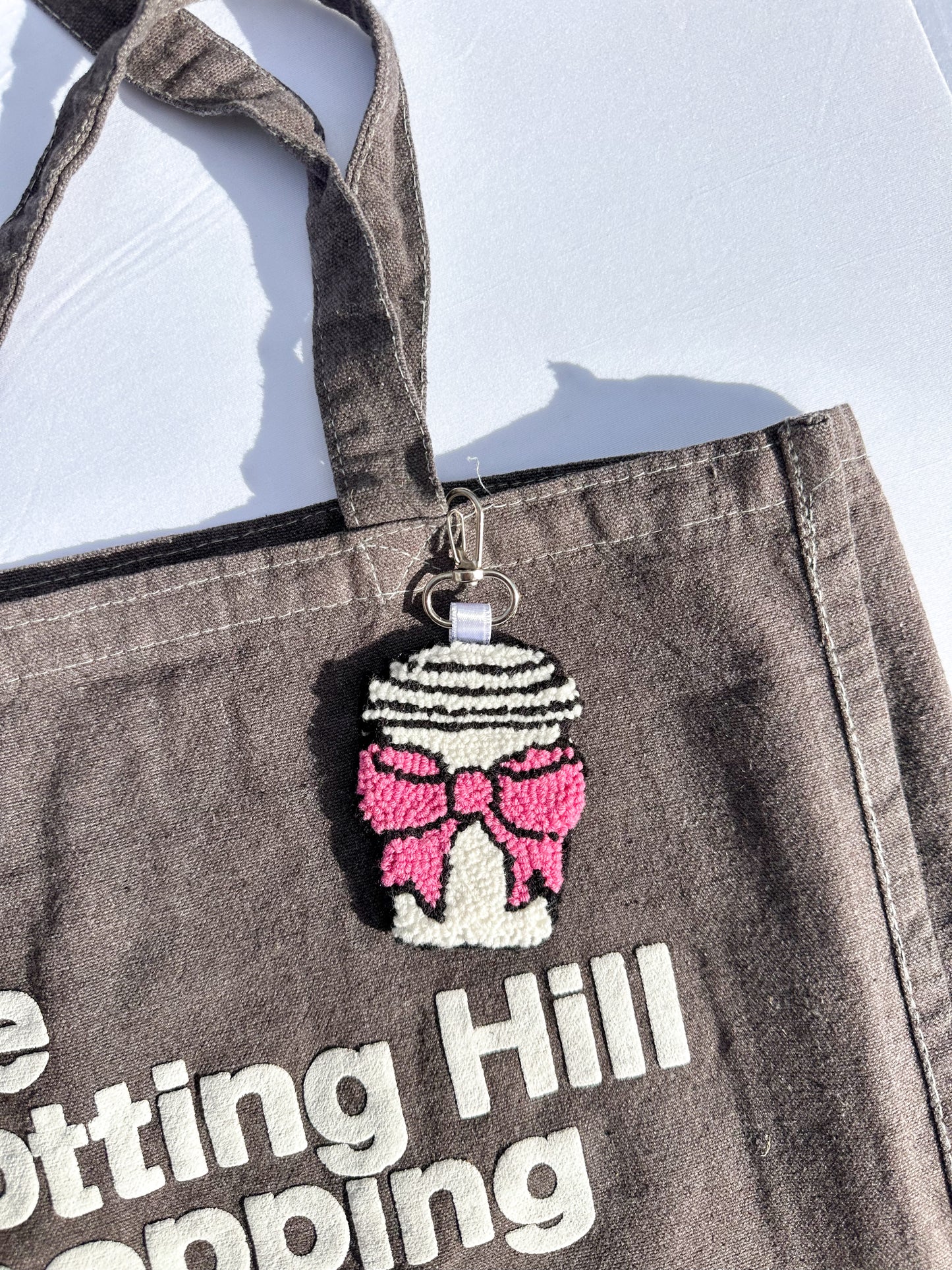 Pink bow latte charm